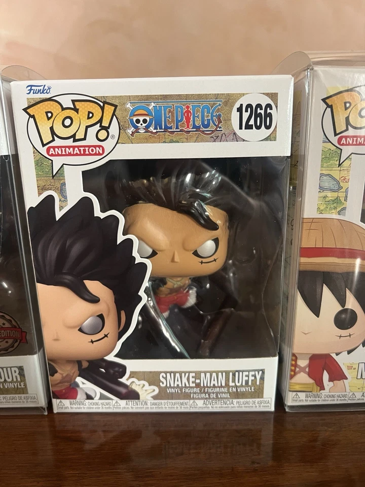 FUNKO POP LOTTO ONE PIECE LUFFY/RUBBER NR. 926-1266-98-921 + 2 PROTECTOR - Immagine 3 di 4