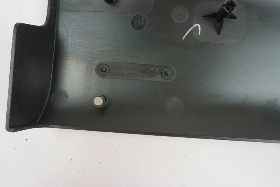 2004 JAGUAR XJ8 Engine Cover OEM - Image 4 of 4