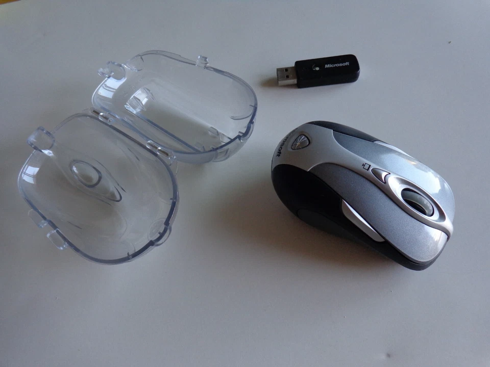 Microsoft Wireless Notebook Presenter Mouse 8000 - Image 4 of 4