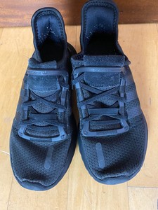 youth black adidas shoes
