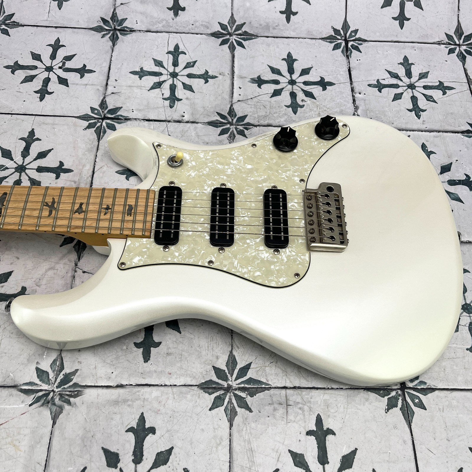 PRS SE NF3 with Maple Fretboard • Pearl White • 2024 • 7.81 lb #13475