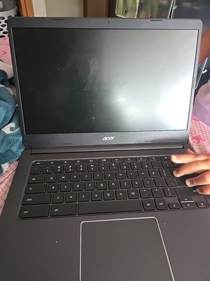 Acer Chromebook With Charger And Carrying Case
