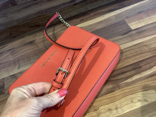 Gorgeous Michael Kors Orange Jet Set Crossbody VGC - Picture 8 of 13