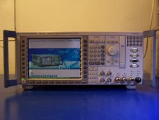 10498 ROHDE & SCHWARZ R&S CMU200 UNIVERSAL RADIO COMMUNICATION TESTER