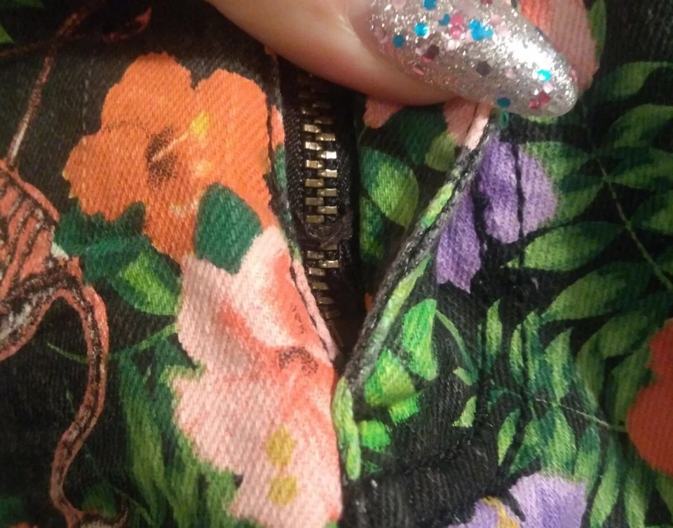 Pantalones cortos florales Lovesick Skeleton Flamingo para mujer talla 1 Foto 3 de 3