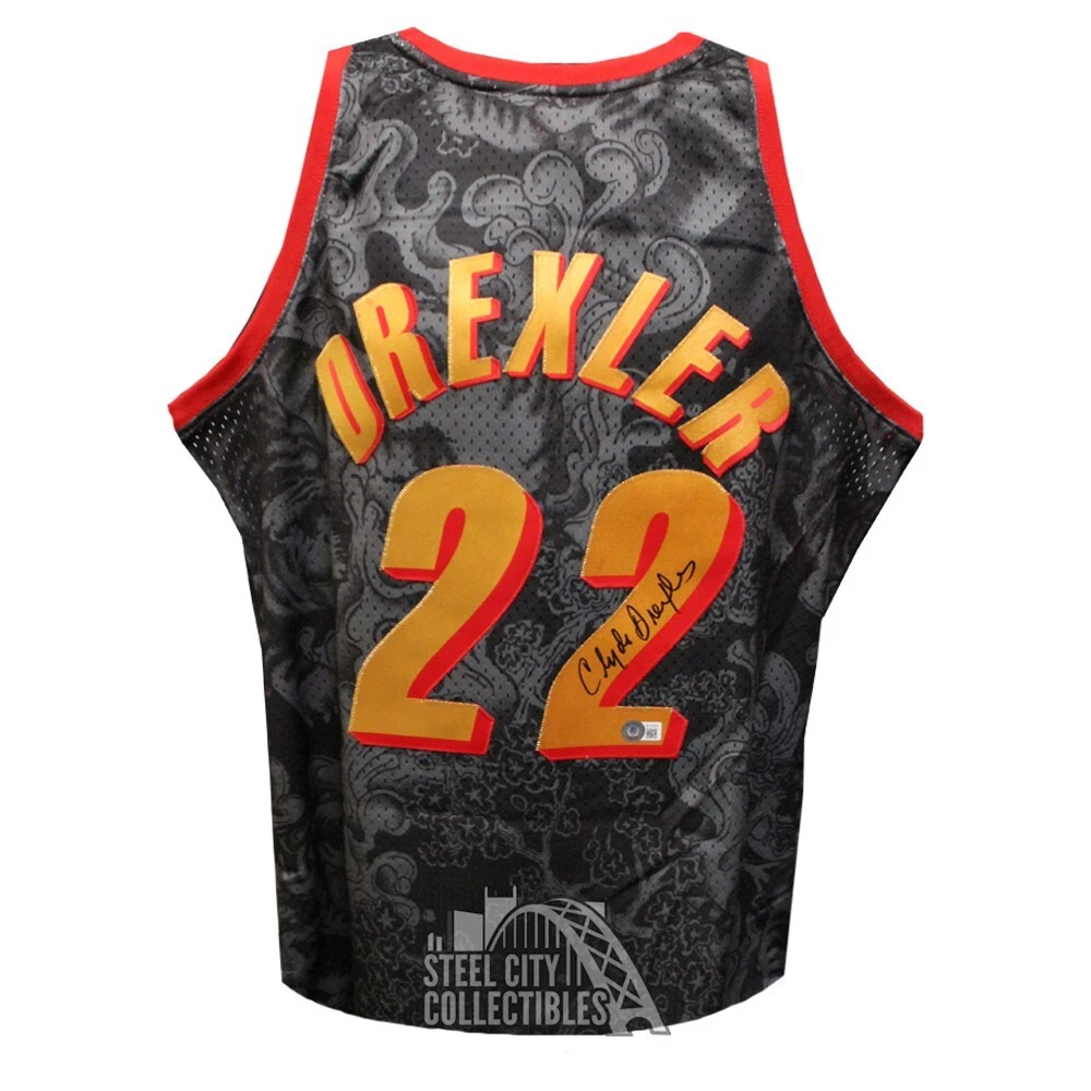 Clyde drexler hotsell autographed jersey