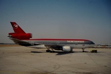 Dia N147US McDonnell Douglas DC-10-40 Northwest 9/1991 FRA 35mm gerahmt OP-K9-71