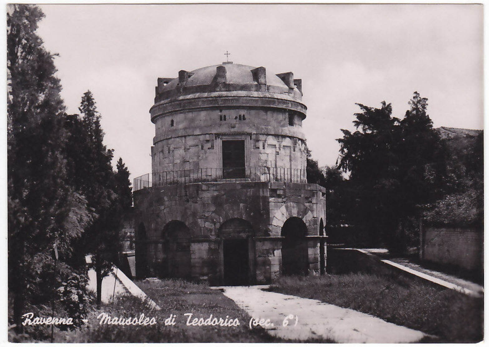 RAVENNA - MAUSOLEO DI TEODORICO -30115-