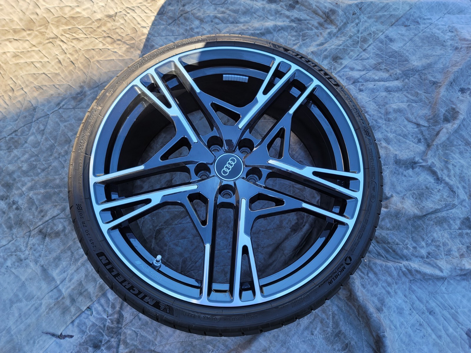 AUDI R8 & SR8 OEM FACTORY GENUINE 20" BLACK MACHINED WHEEL/TIRE/TPMS/CAPS SET
