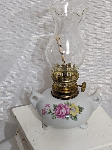 Oil Lamp Vintage Porcelain Footed with Floral/Roses and Clear Glass Shade - Picture 4 of 13