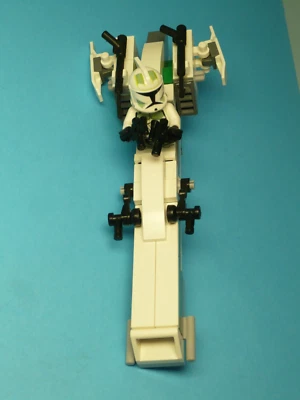 LEGO Star Wars Minifigur aus Set 7913  - Clone Trooper - Battle Pack - Bild 1 von 3