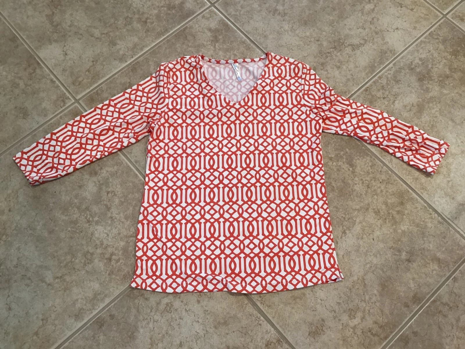 LuluB Pink White Geometric V Neck 3/4 Sleeve UPF 50+ Sun Protection Top SM EUC