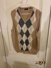Vintage Van Heusen V-neck Sweater Vest with Diamond Design Made in USA Size L