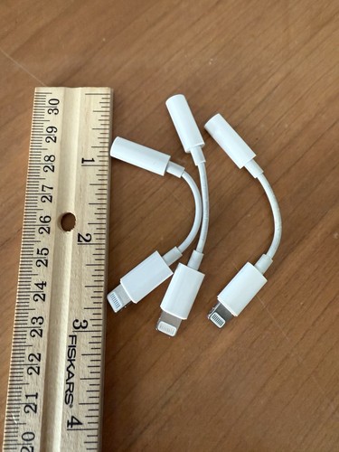 Apple Headphone Jack Adapter Cable 3.5mm Audio Adapter (Set of 3) White - Photo 2 sur 3