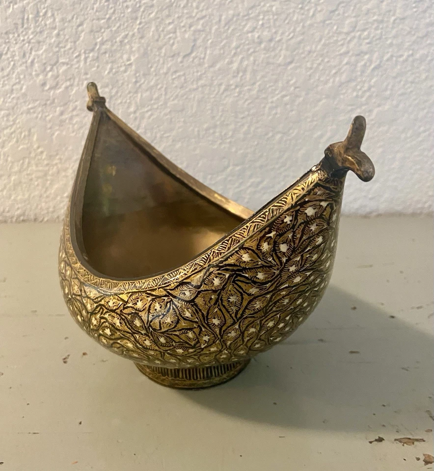 ANTIQUE INDIAN BOAT Shaped Kashkul, Beggars Bowl, 19th century vessel 9.75” Long - Image 3 of 4