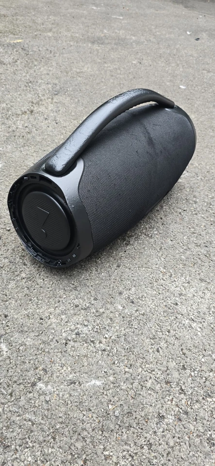 JBL Boombox3 Waterproof Anti-Slip Handle for Improved Grip and Control - Image 3 of 4
