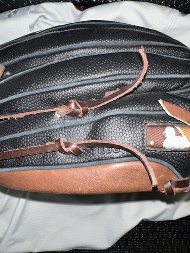 Wilson A2000 SuperSkin 1799 12.75" Baseball Glove New Old Stock Pro MLB Logo - Picture 7 of 7