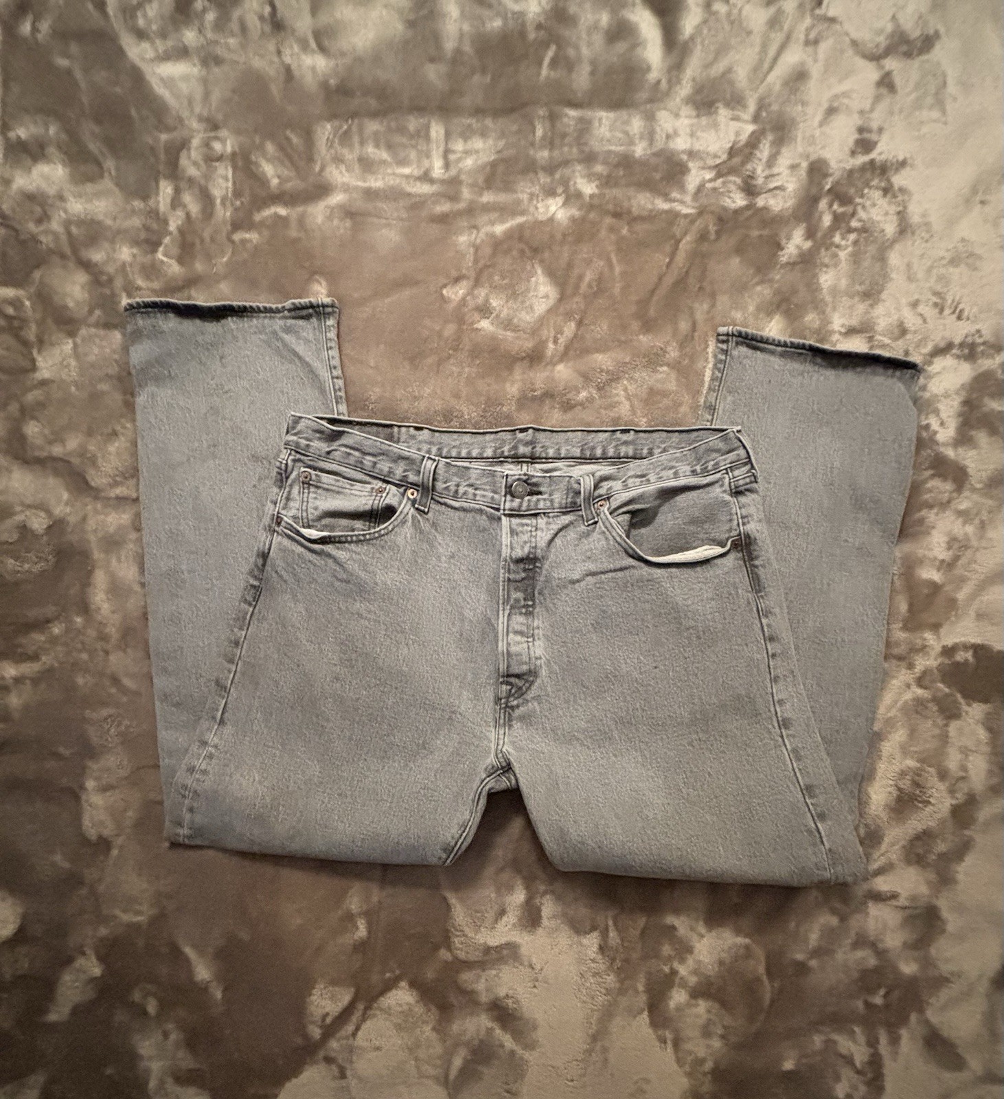 Levi's Jeans Men’s Size 38 Light Gray 501 Button Fly Relaxed Fit Jeans thumbnail 9