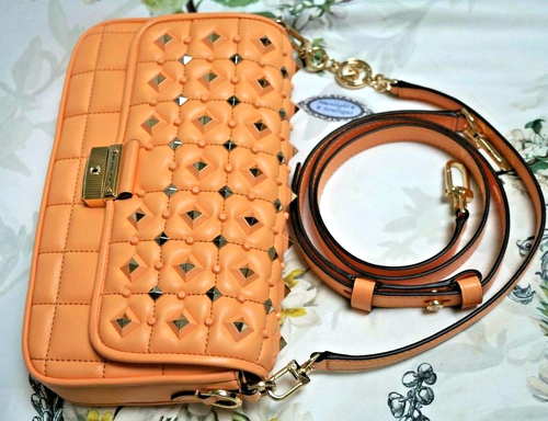 Nuevo con etiquetas Michael Kors BRADSHAW Edredón con tachuelas SM Conv. Bolso de hombro con cuerpo X MELUPE - Imagen 9 de 12