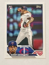 2023 TOPPS RONNY HENRIQUEZ #372 ROOKIE PITCHER MINNESOTA TWINS BASEBALL CARD