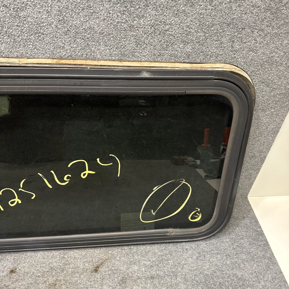 Ventana de autobús/rv sin marco de emergencia 60,7x22,3 para autobús Chevrolet Kodiak C4500 Foto 4 de 4