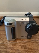 SONY MAVICA DIGITAL CAMERA, MVC-FD87 Untested with battery but no charger