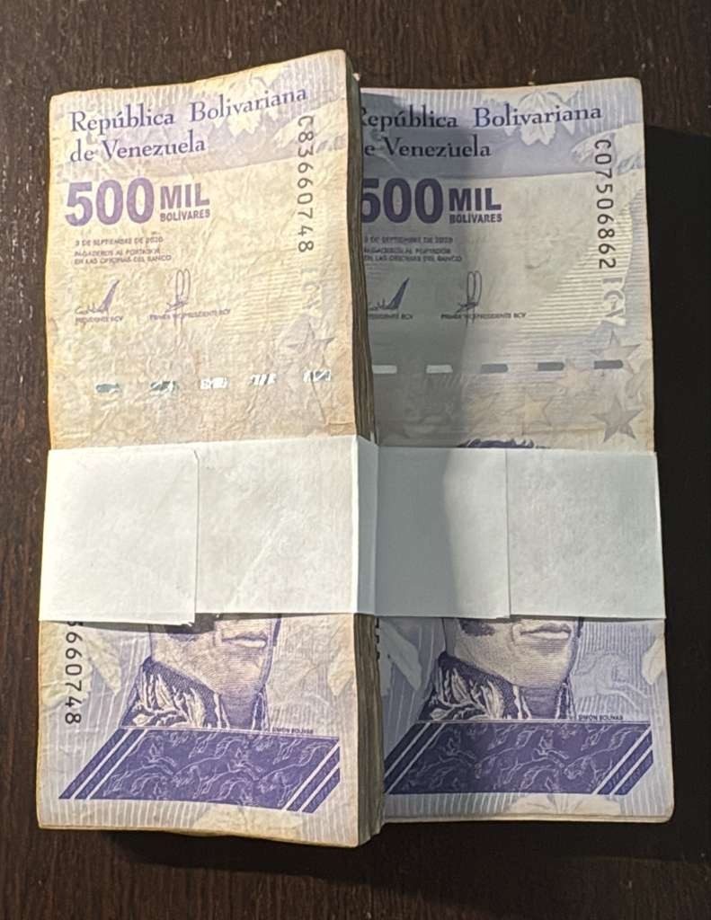 Foto 1 di 3
