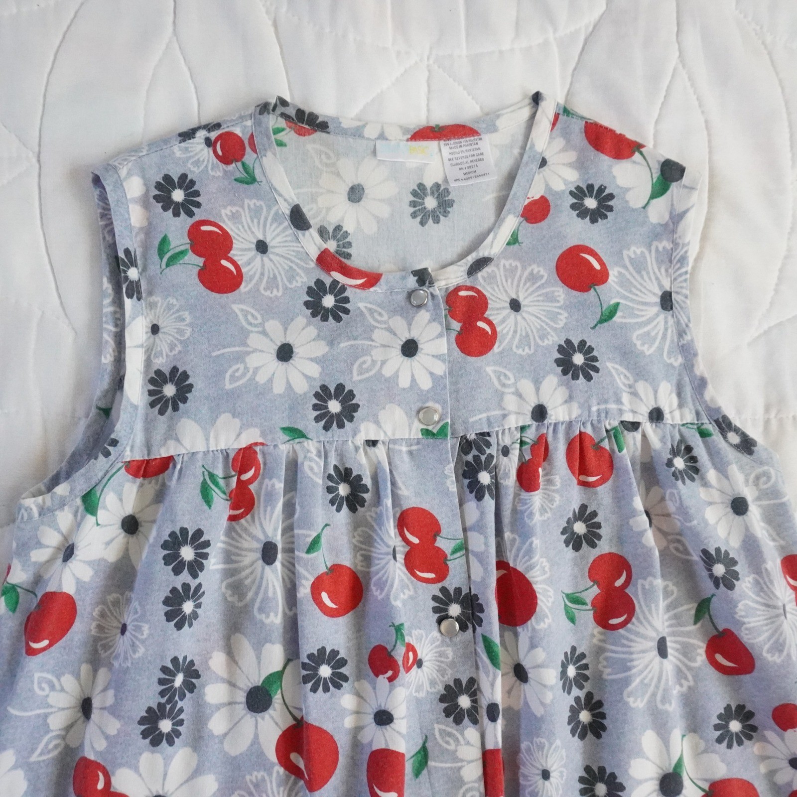 VTG Simply Basic Blue Cherry Daisy Print Sleevele… - image 2