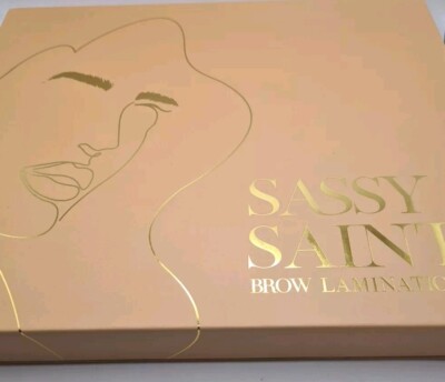 Neu verpackt Sassy Saints Augenbrauenlaminierung komplettes Kit