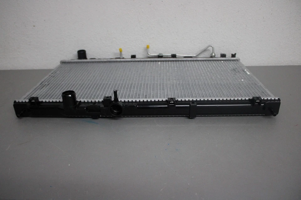 1994 1995 1996 1997 1998 MITSUBISHI GALANT FRONT RADIATOR Foto 3 de 4