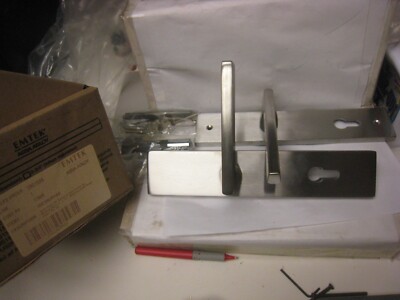 Emtek 15B1HLRHSS  Helios Door Keyed W/Keys  Entry Multi Point C5 RH  Lever Set