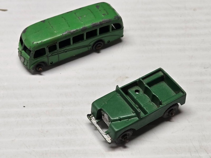 Vintage Lesney /England, Coach Bus Green / Land Rover