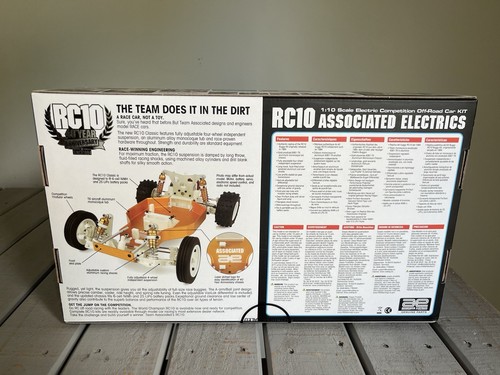 Team Associated RC10 Classic 40th Anniversary Kit 6007 - Radio Control Buggy - Picture 2 of 8