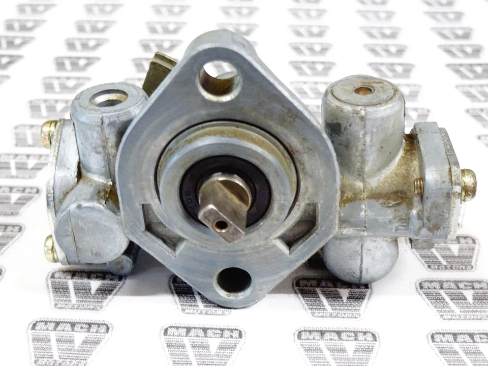 Conjunto de bomba de aceite Kawasaki NOS NUEVO 16082-057 KD KE KS KD125 KE125 KS125  Foto 4 de 4