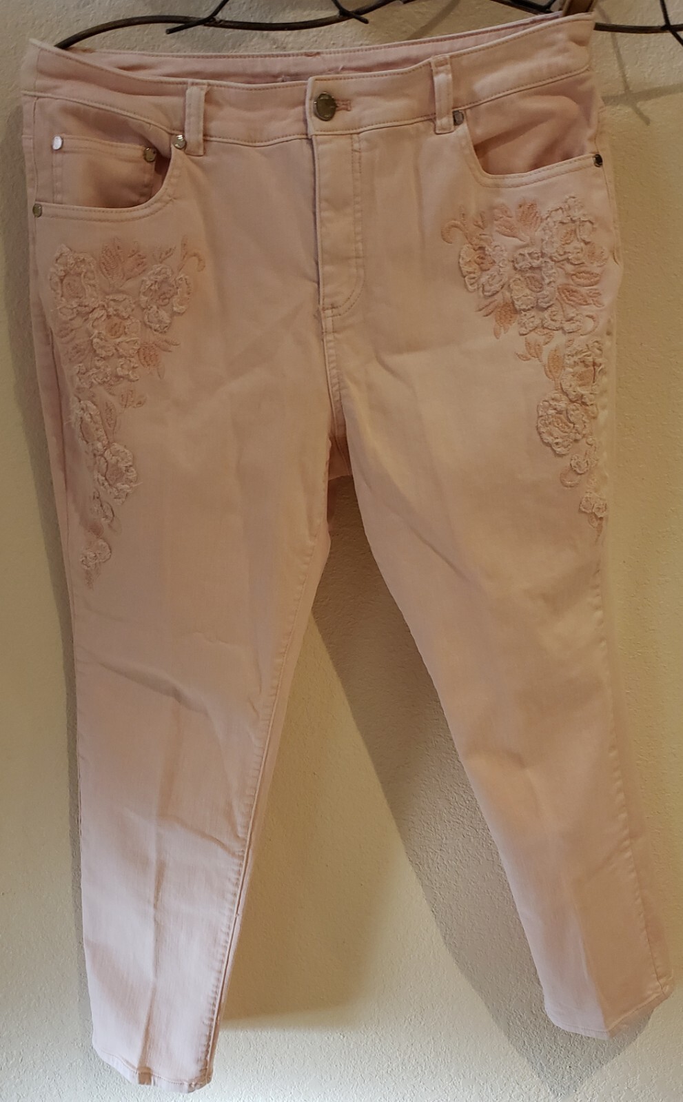 ERIC Women's 14 Embroidery Flowers Capri Pink Jean Stretch Ankle Pants
