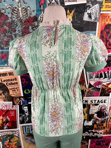 Conjunto de Traje Pantalones Top Manga Abullonada Cuello en V Floral Pastel Verde Años 70 De Colección PXS Retro - Imagen 8 de 17