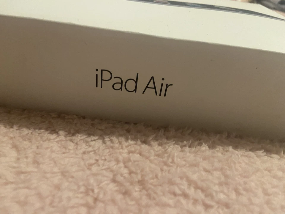 iPad Air Grey (First Generation) - Image 2 of 4