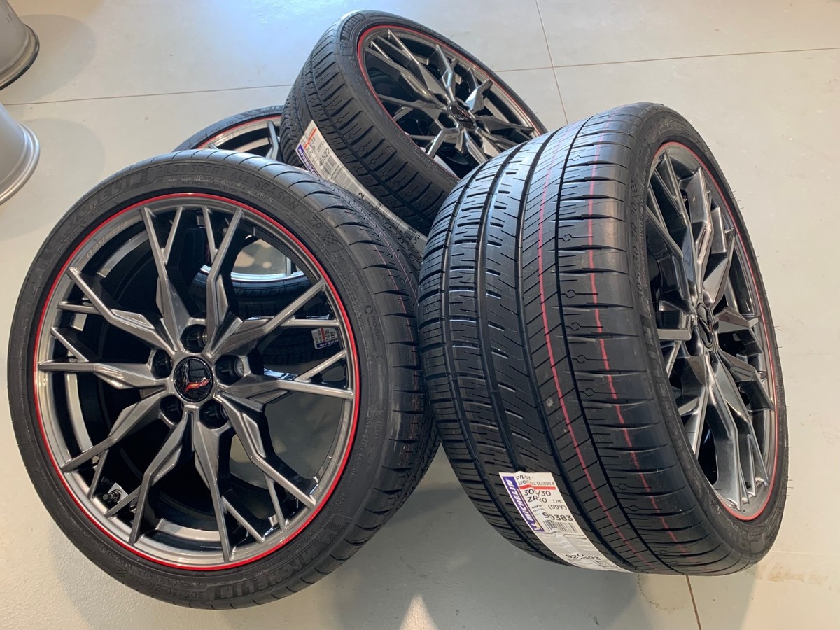 GM 2020-2026 C8 Corvette Stingray After Midnight Red Stripe Wheel