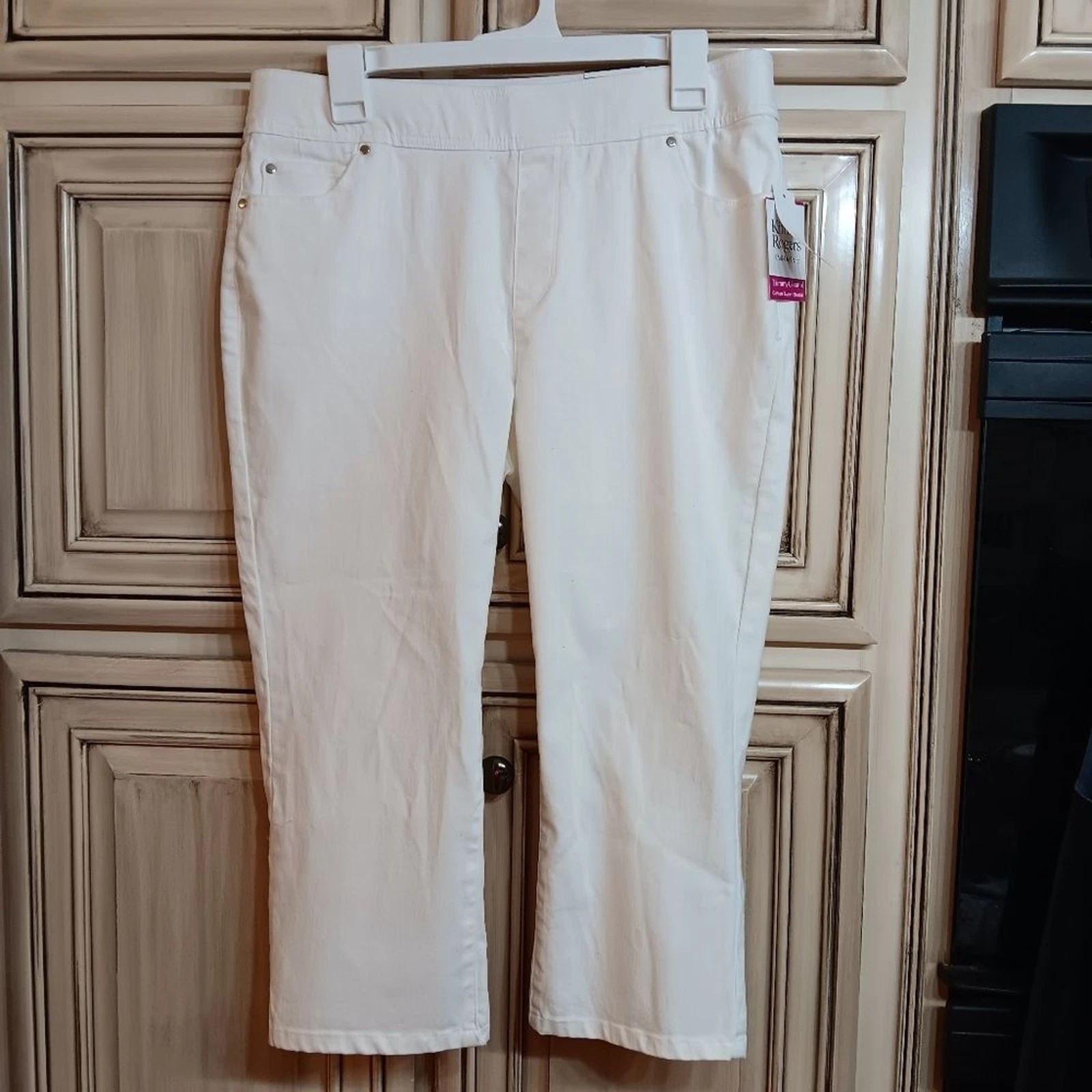 Kim Rogers Pull On Capri Tummy Control - Size 8A - NEW WITH TAGS!