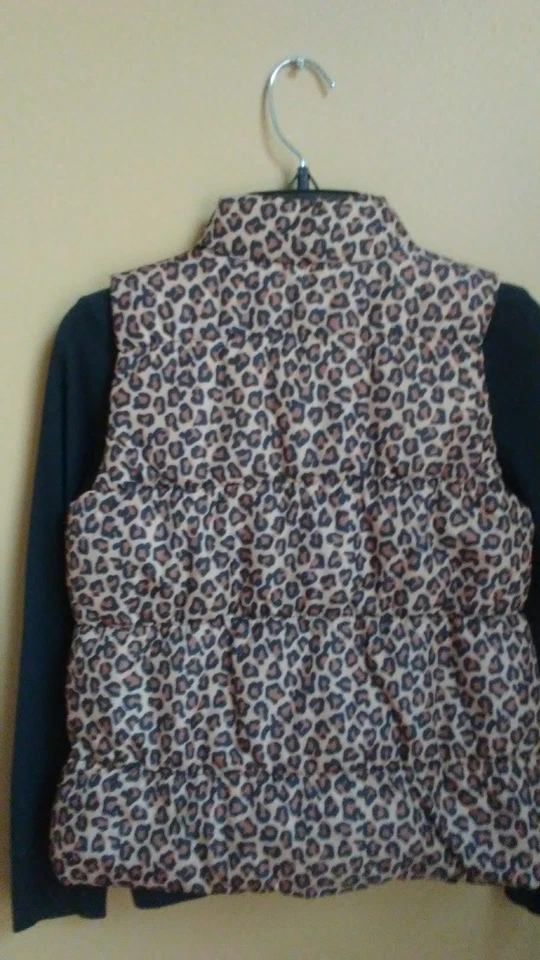 Chaleco Energie Estampado Leopardo Cremallera Frontal y Top Manga Larga, Talla M, Marrón/Tostado/Negro Foto 3 de 4