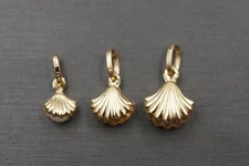 14K Solid Yellow Gold Beautiful Shell With Pearl Charm Pendant. 3 Sizes