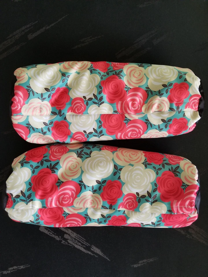 Juego de 2 almohadas decorativas florales rosa negro micro cuentas reforzado cuello 16" Foto 4 de 4