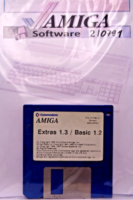 COMMODORE AMIGA -- A500 A2000 EXTRAS 1.3 & BASIC 1.2 DEUTSCH (COMMODORE) #0791