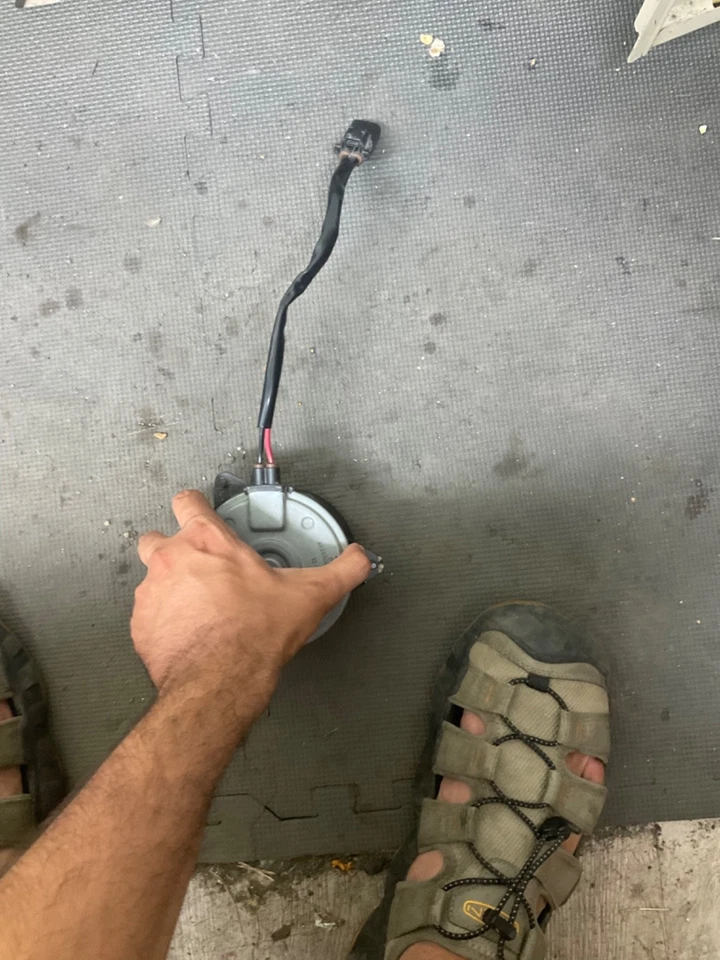 Ventilador motor Acura MDX 19030-RDJ-A01 2003-2006 Honda Pilot 2005 Foto 3 de 4