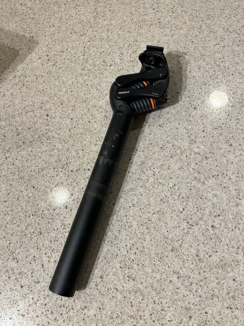 Kinekt suspension seat post * LR * 31.6mm post diameter SB8118 Kinekt suspension seat post * LR * 31.6mm post diameter SB8118