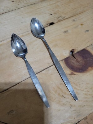 2 Oneida Community Frostfire 1 Fruit Grapefruit Serrated and 1 Ice Tea Spoons