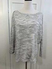 Athleta Woman's Essence Flow Top Sz Medium Space Dyed Gray Long Sleeve