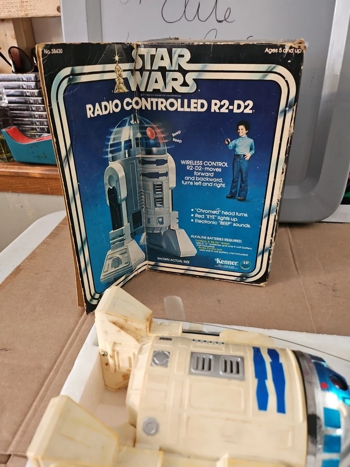 Radio mando a distancia Star Wars Vintage 1979 R2-D2 con caja. Kenner Modelo 38430 Foto 3 de 4