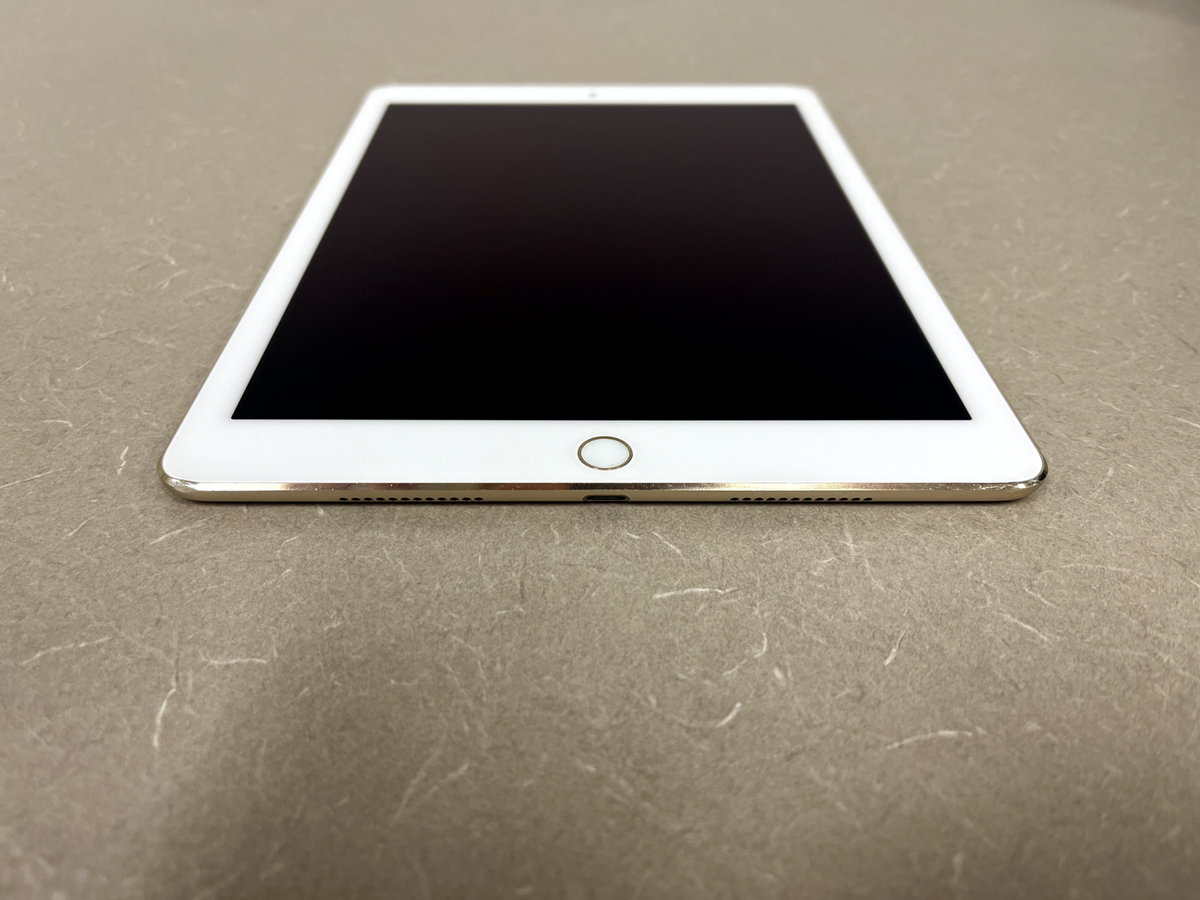 Apple iPad Pro 1st Gen. 32GB, Wi-Fi, 9.7 in - Gold 888462761512| eBay