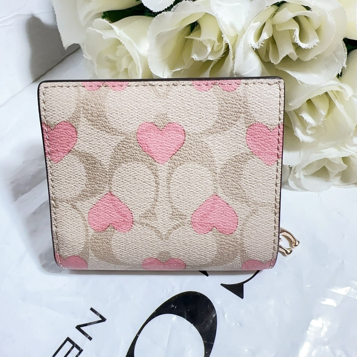 NWT Coach Snap Wallet In Signature Canvas With Heart Print CQ145